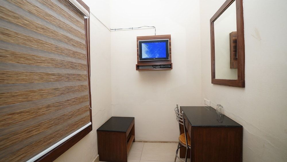 Olive Green Hotel Double Room 10