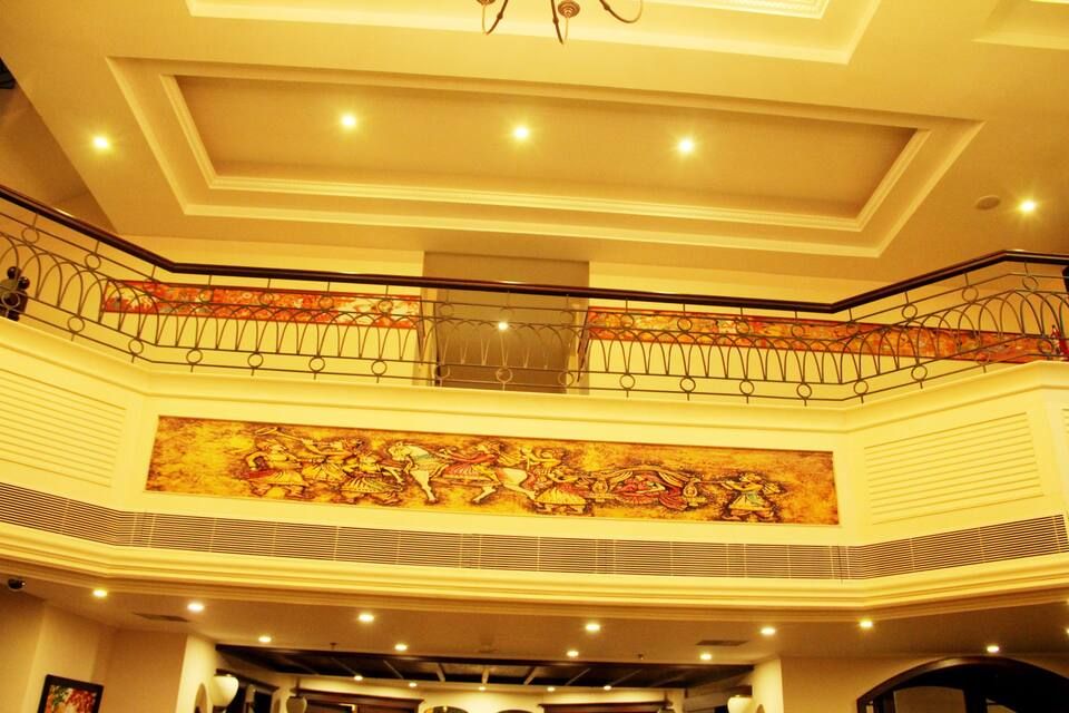 undefined Holiday Hotel 5