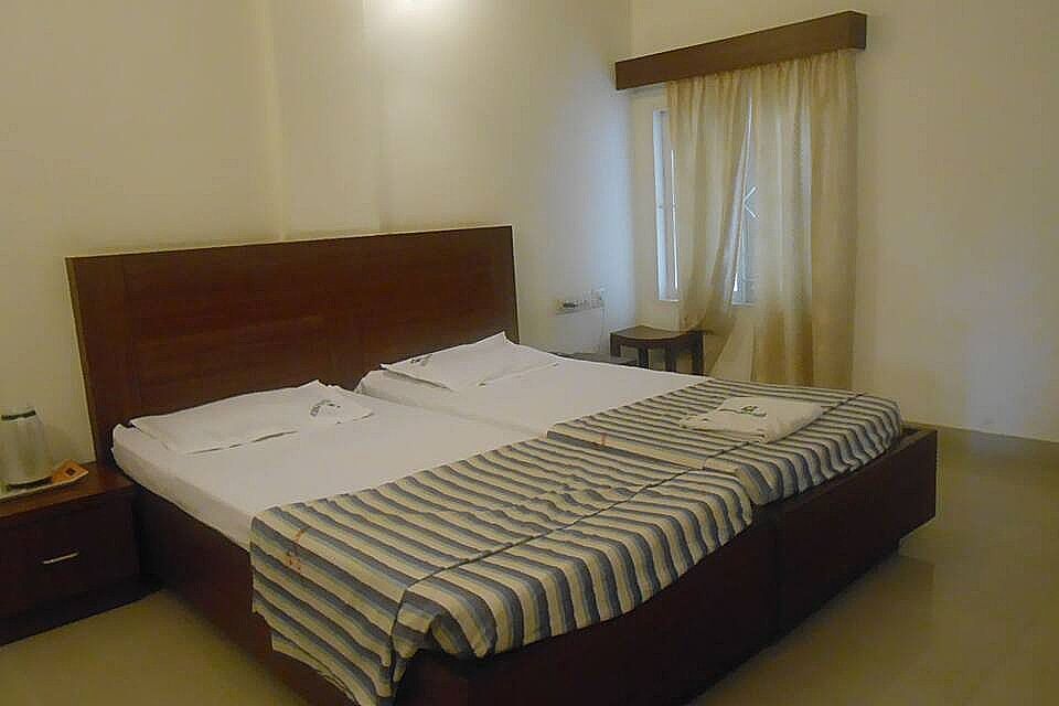 Hotel Airlines AC ROOM 3