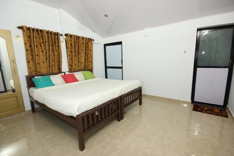 undefined Waters Edge Apartment 4