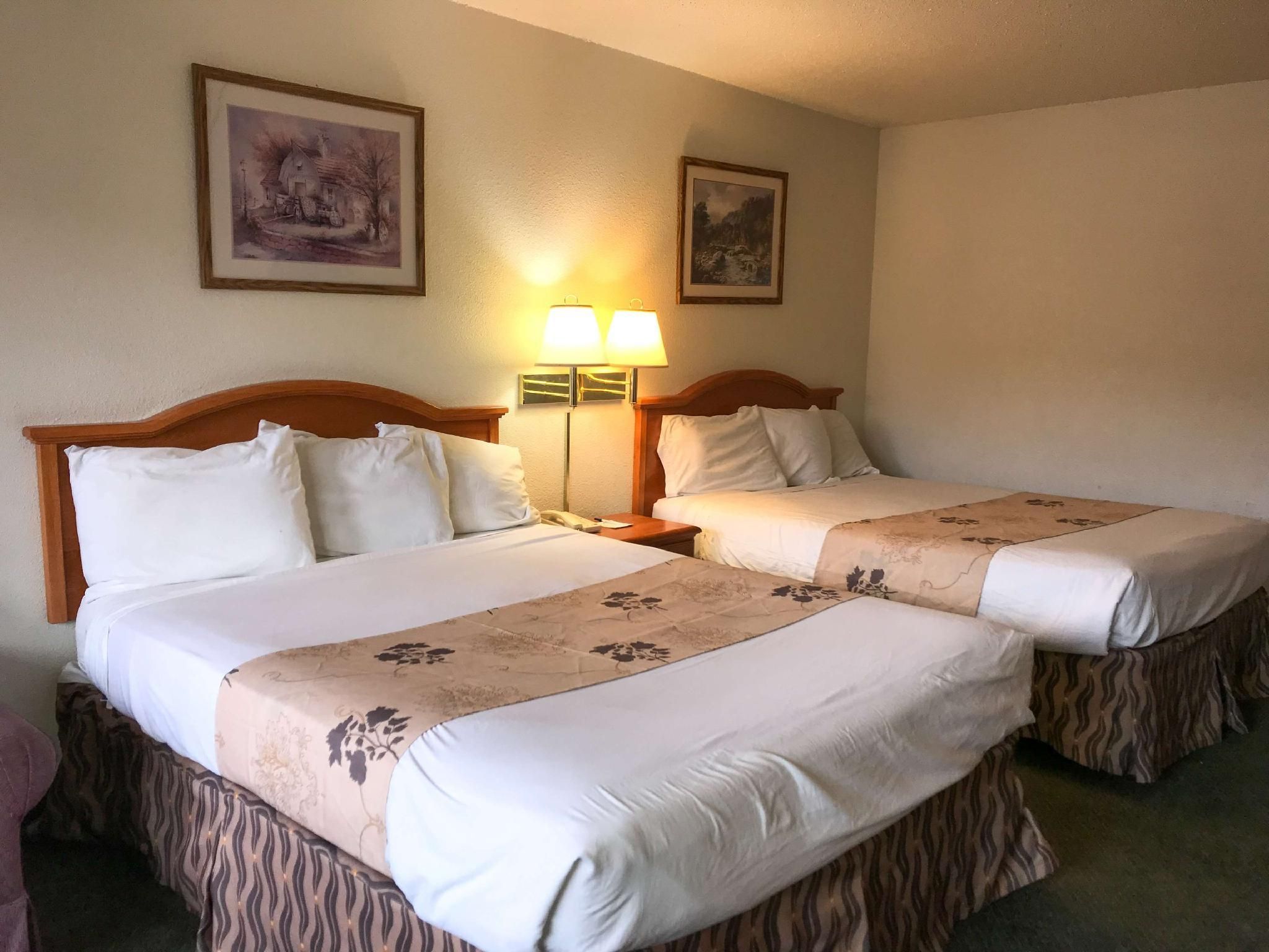 Americas Best Value Inn Pendleton 2 Queen Beds - Non-Smoking 2