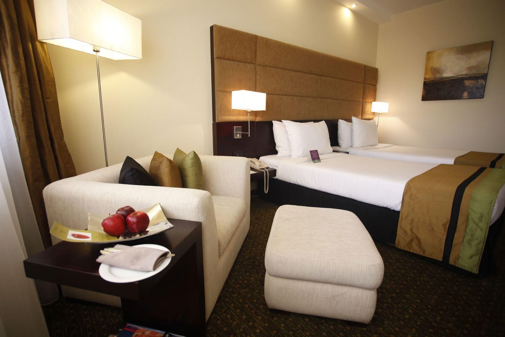 Cinnamon Lakeside Colombo Superior Twin Room 15