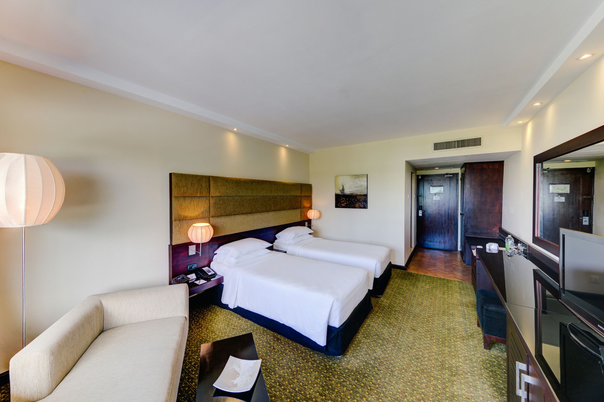 Cinnamon Lakeside Colombo Superior Twin Room 7