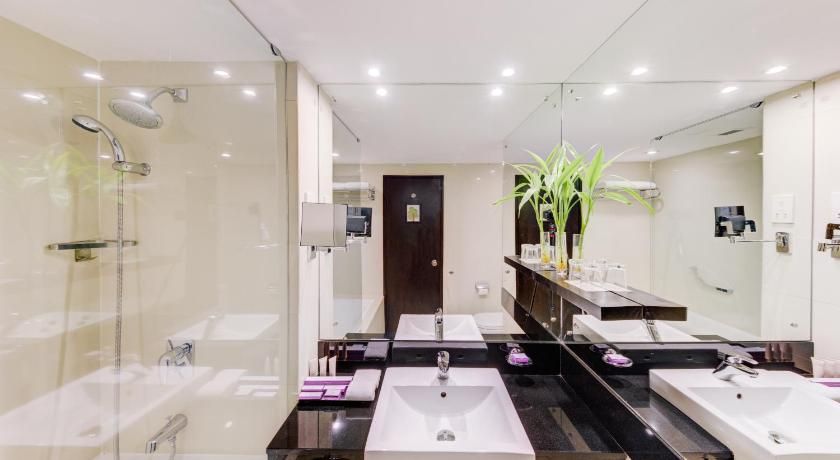 Cinnamon Lakeside Colombo Superior Twin Room 19