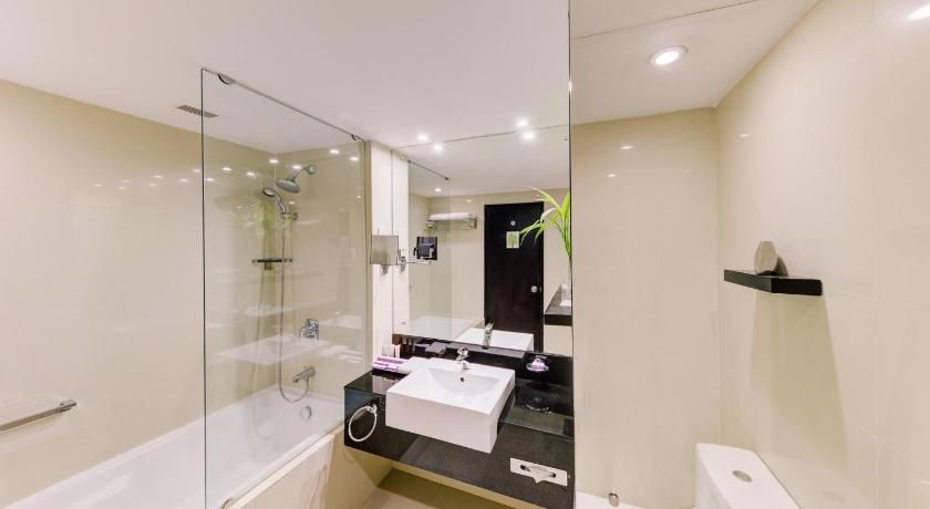 Cinnamon Lakeside Colombo Superior Twin Room 17