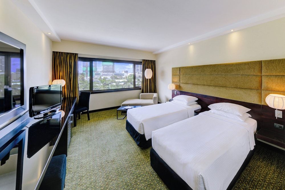Cinnamon Lakeside Colombo Superior Twin Room 2