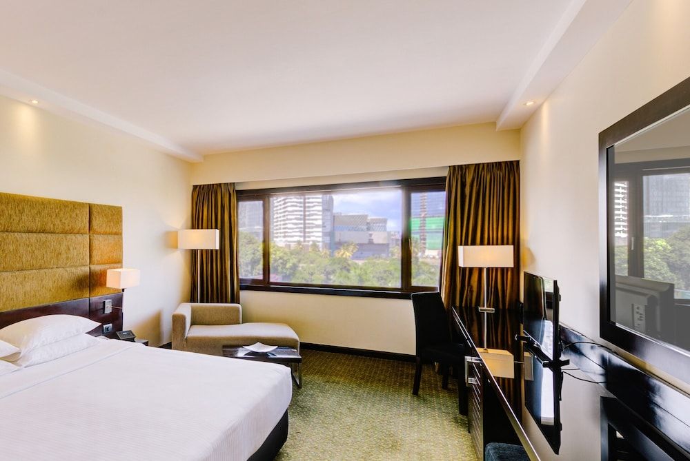 Cinnamon Lakeside Colombo Superior Twin Room 4