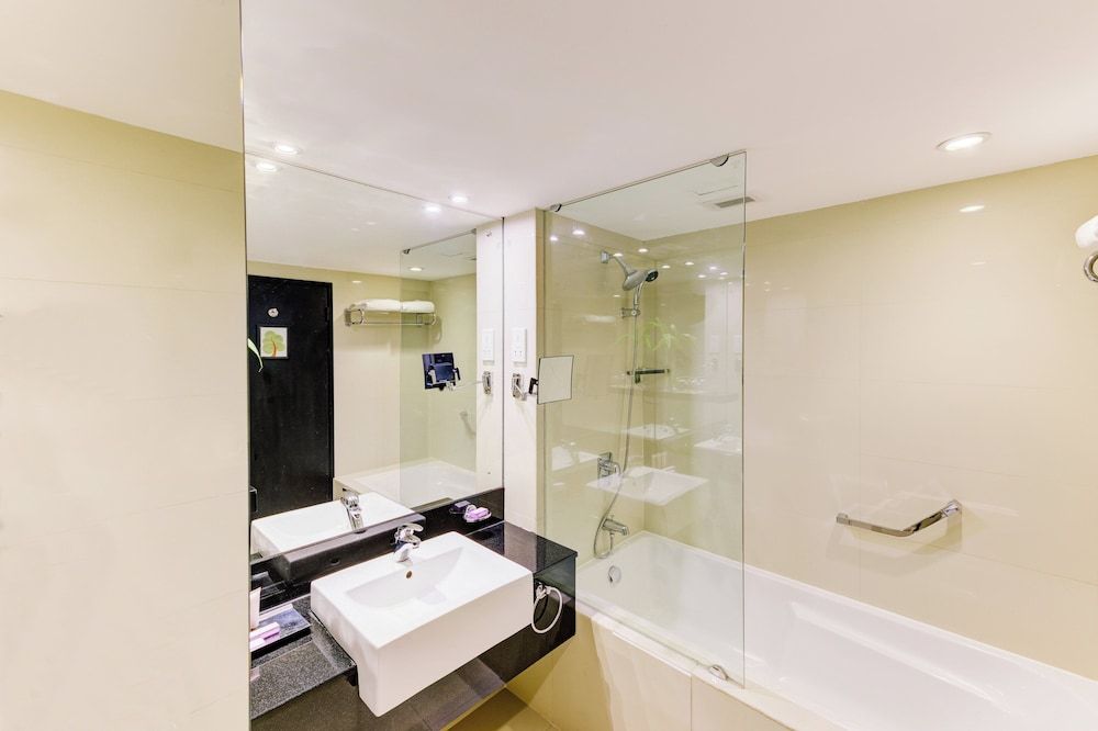 undefined Cinnamon Lakeside Colombo 10