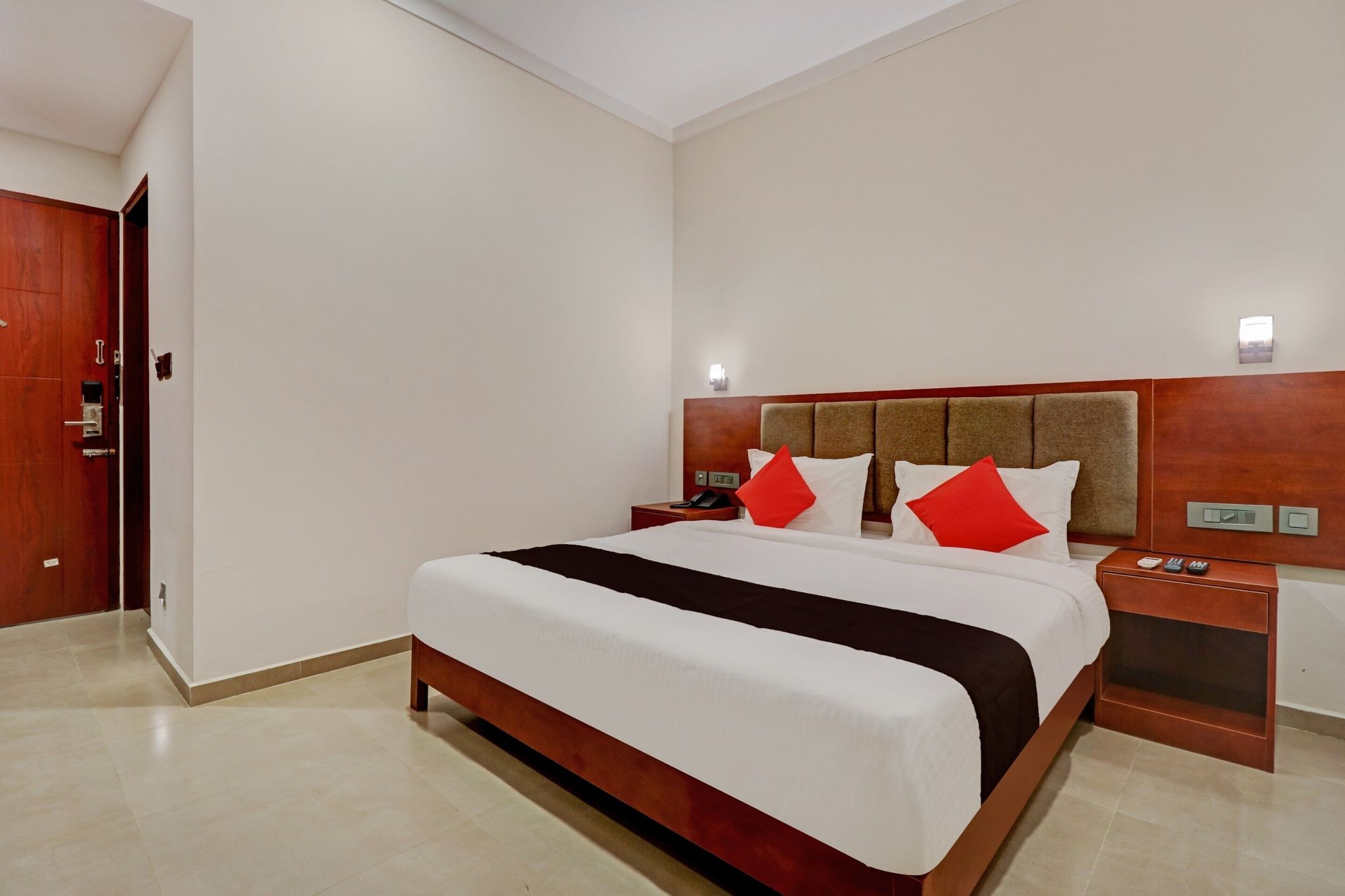 Super Townhouse Kizhakkambalam Tourist Home Classic Room 12