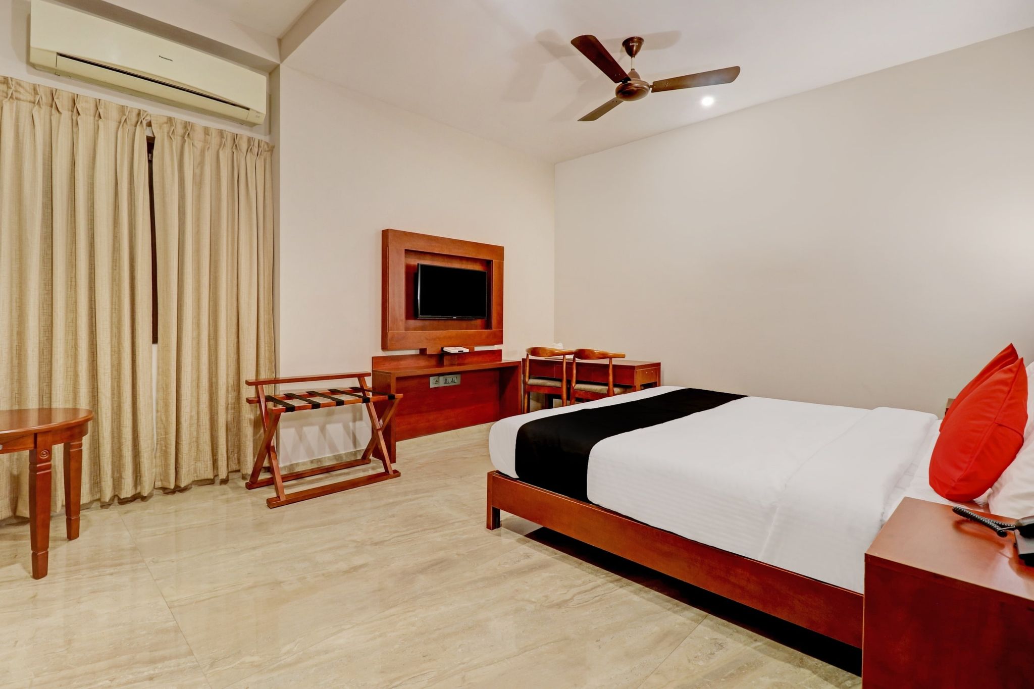 Super Townhouse Kizhakkambalam Tourist Home Classic Room 8