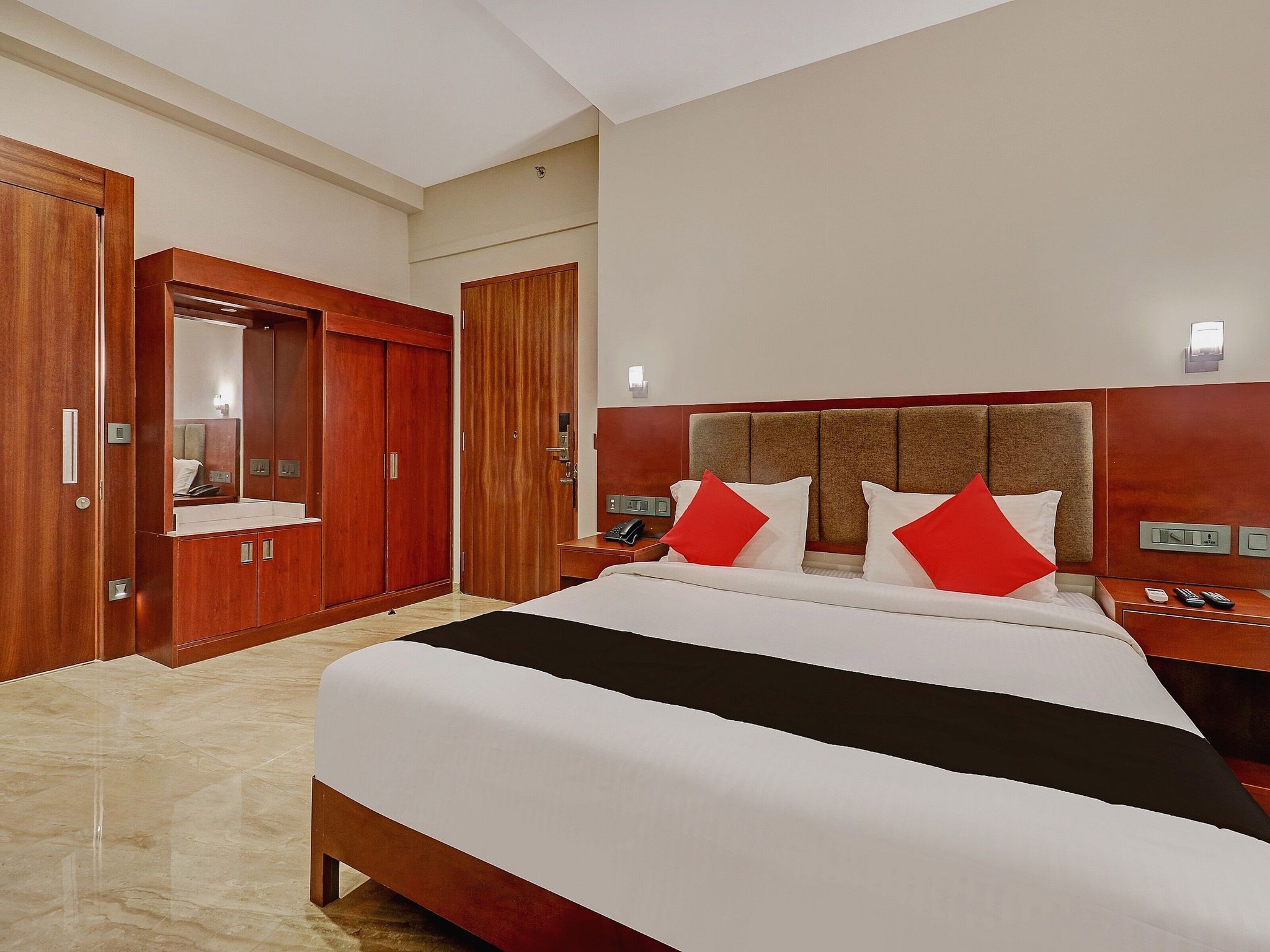 Super Townhouse Kizhakkambalam Tourist Home Classic Room 11