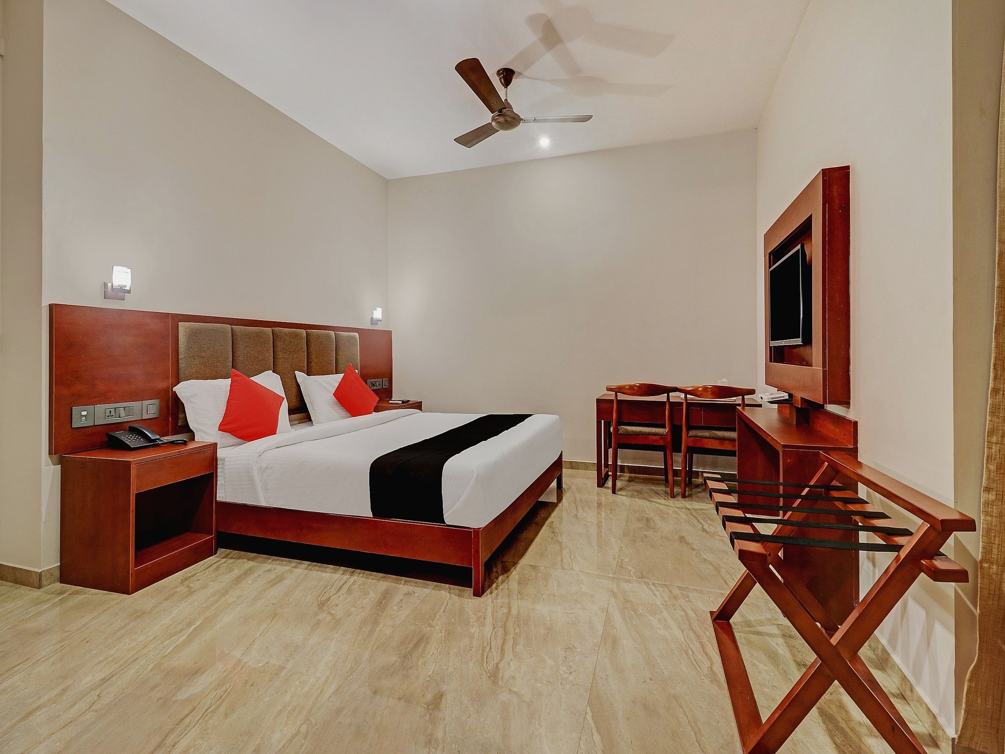 Super Townhouse Kizhakkambalam Tourist Home Classic Room 7