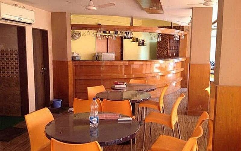 undefined Global Vision Tour Houseboat 6