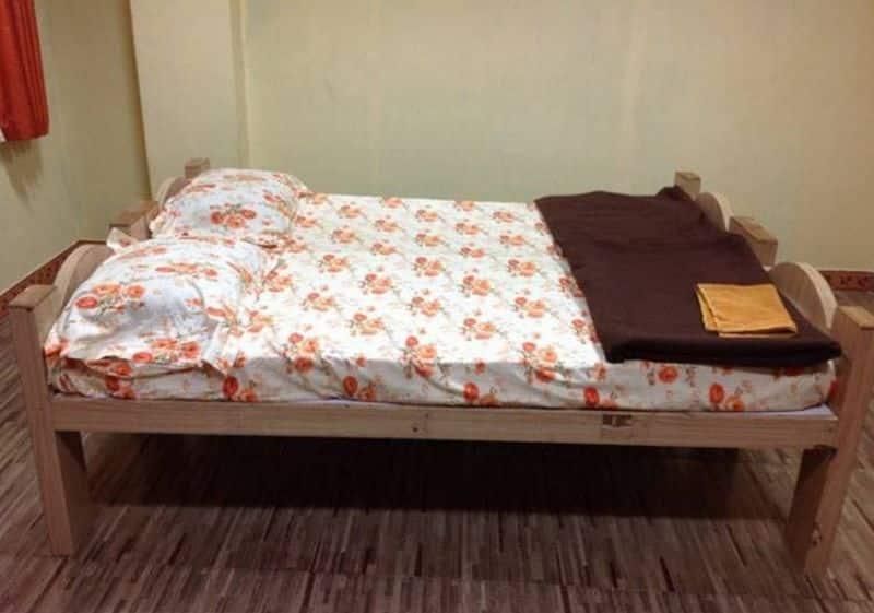 undefined Global Vision Tour Houseboat 4