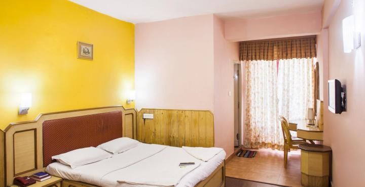 undefined J's Heritage Hotel 10