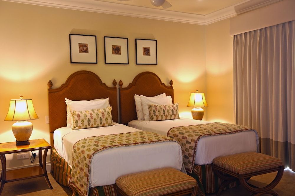 2 Bedroom Butler Beachfront Villa Suite