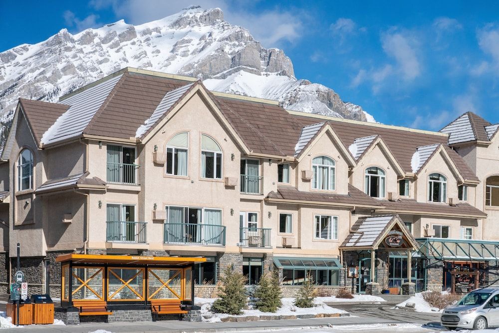 undefined Irwin's Mountain Inn 5