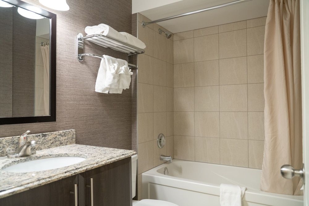 Irwin's Mountain Inn Standard Room, 1 King Bed 5