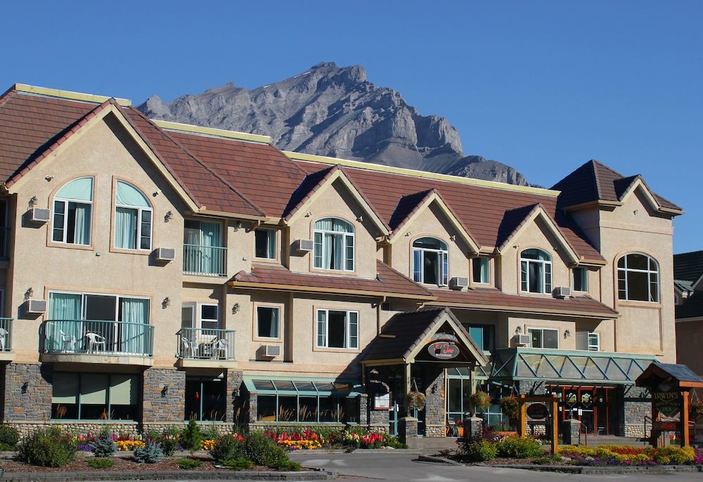 undefined Irwin's Mountain Inn 6