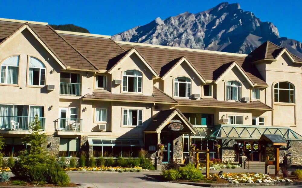 undefined Irwin's Mountain Inn 10