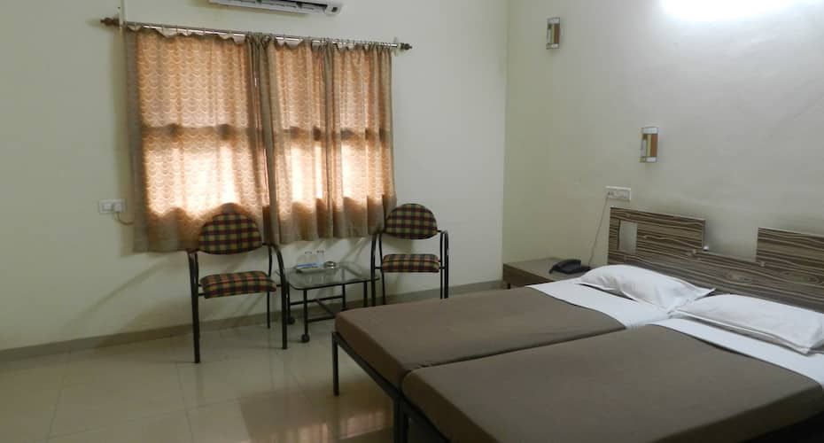 Hotel Landmark Deluxe AC room 3