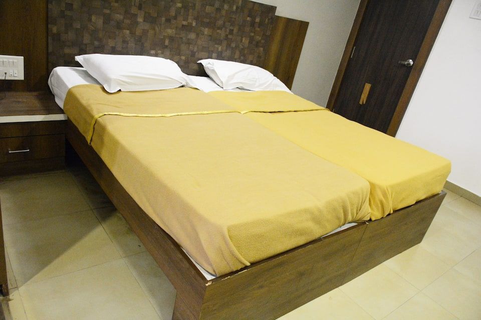 Deluxe Bedroom