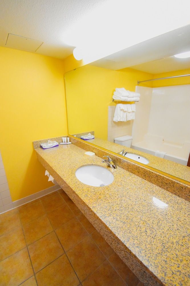 Canad Inns Destination Center Grand Forks Family Room 2