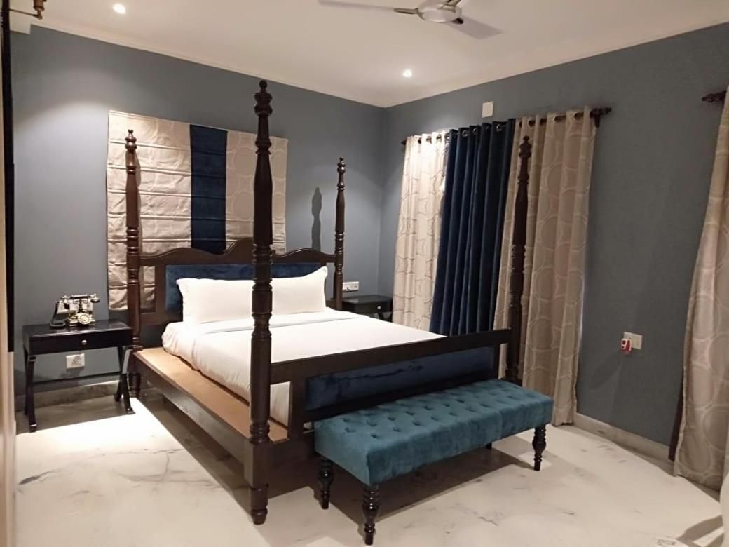 Rosa Manor House Kolkata Suite Room 7