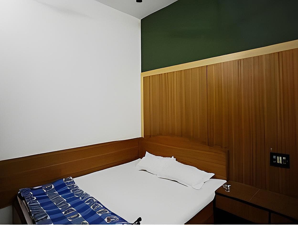 Standard Room (Non A/c)