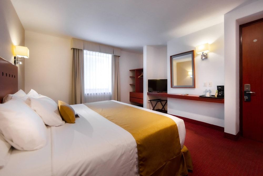 Standard Room, 1 King Bed, Non Smoking