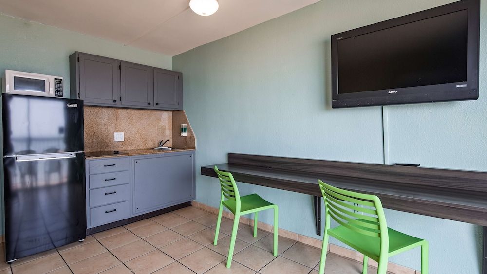 Suite, 1 Queen Bed, Kitchen, Oceanfront (with Sofabed)