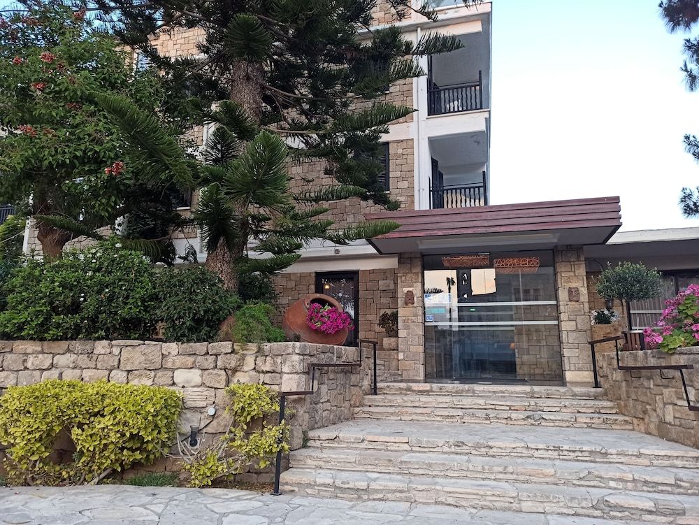 undefined Dionysos Central Hotel 4