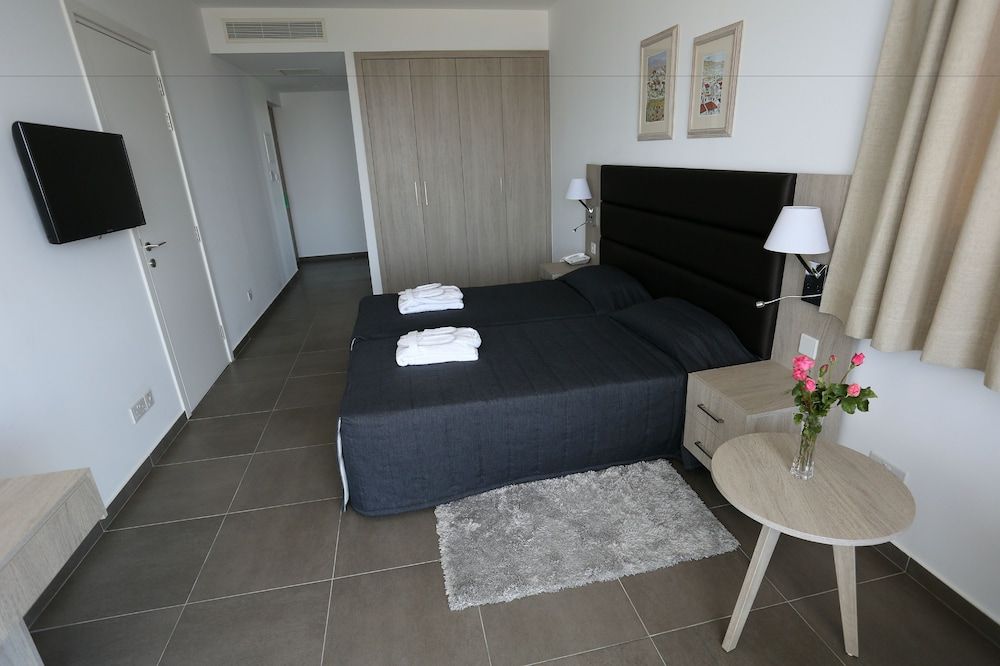 undefined Dionysos Central Hotel 2