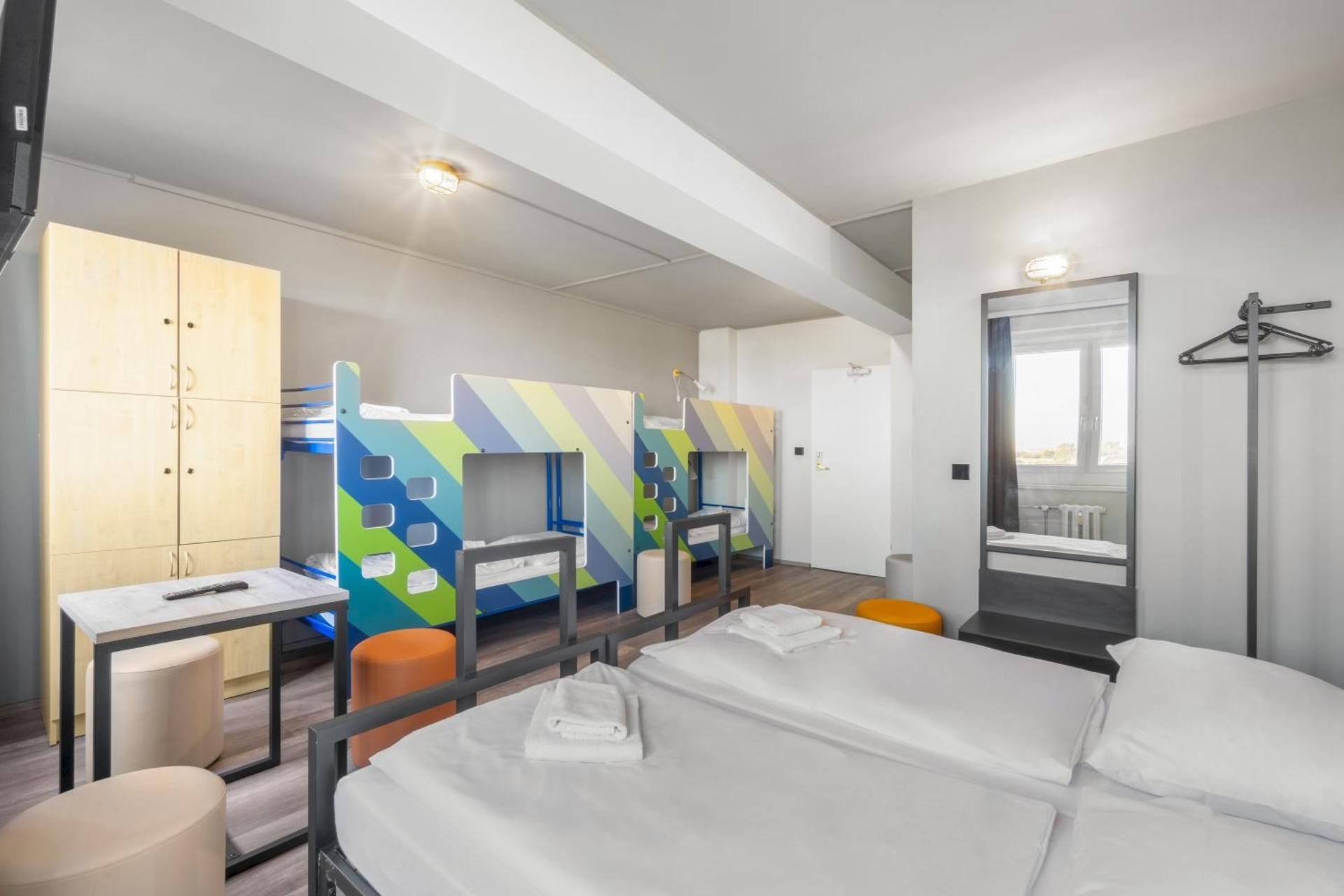  Bed in 6-Bed Mixed Dormitory Room 