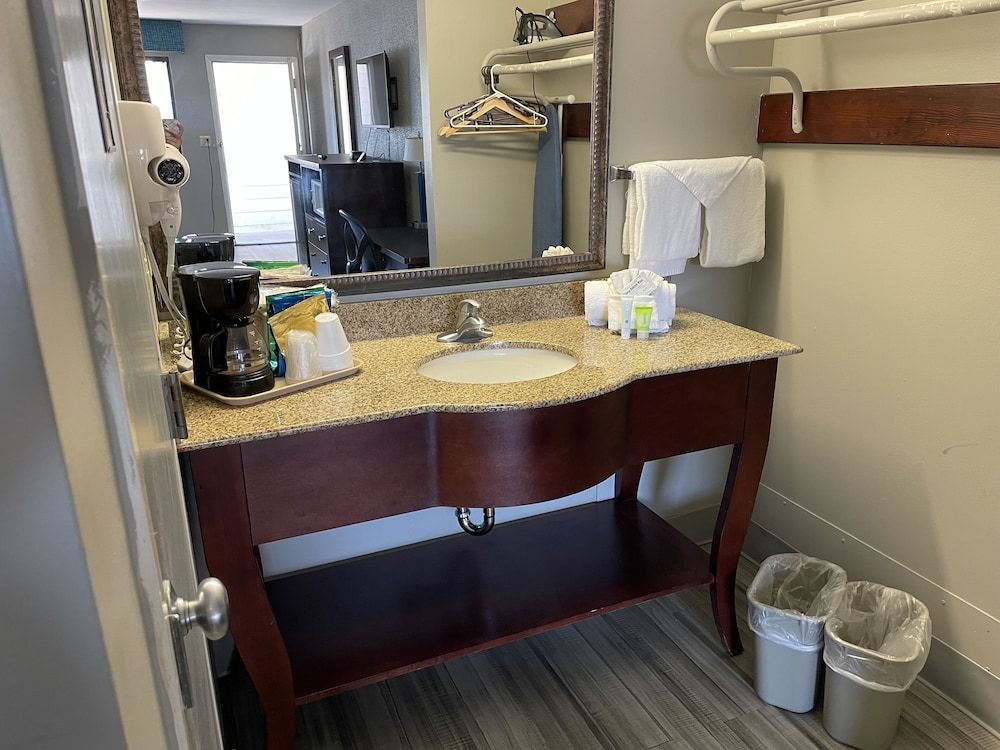 Village Inn Destin Two Queen Beds, Non Smoking 8