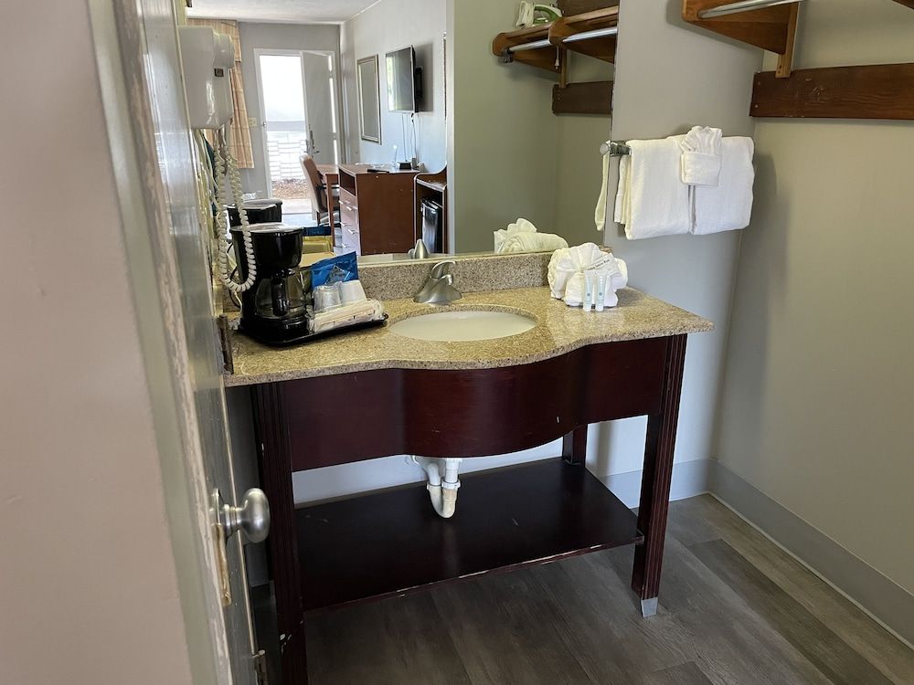 Village Inn Destin Two Queen Beds, Smoking 4