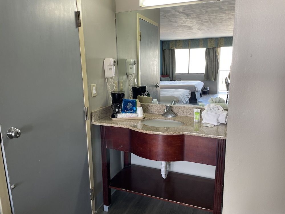 Village Inn Destin Two Queen Beds, Smoking 6