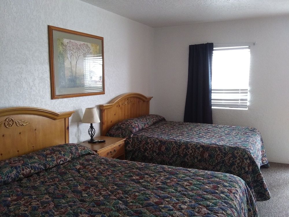 Circle S Lodge Traditional Double Room, 2 Queen Beds, Non Smoking 2