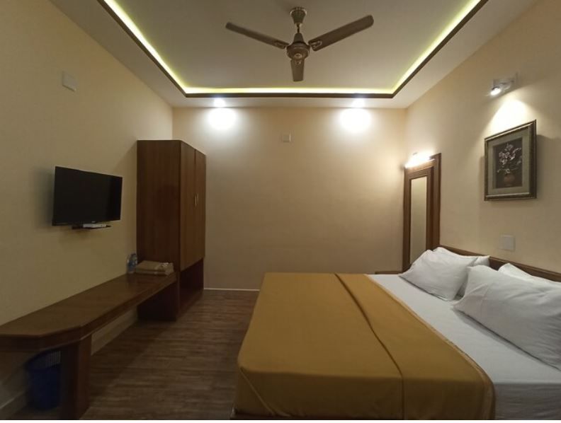 HOTEL ROYAL PARK. Super Deluxe AC 2