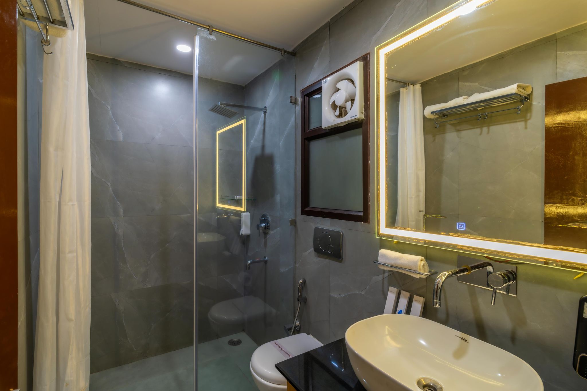 Lord Lansdowne Suite