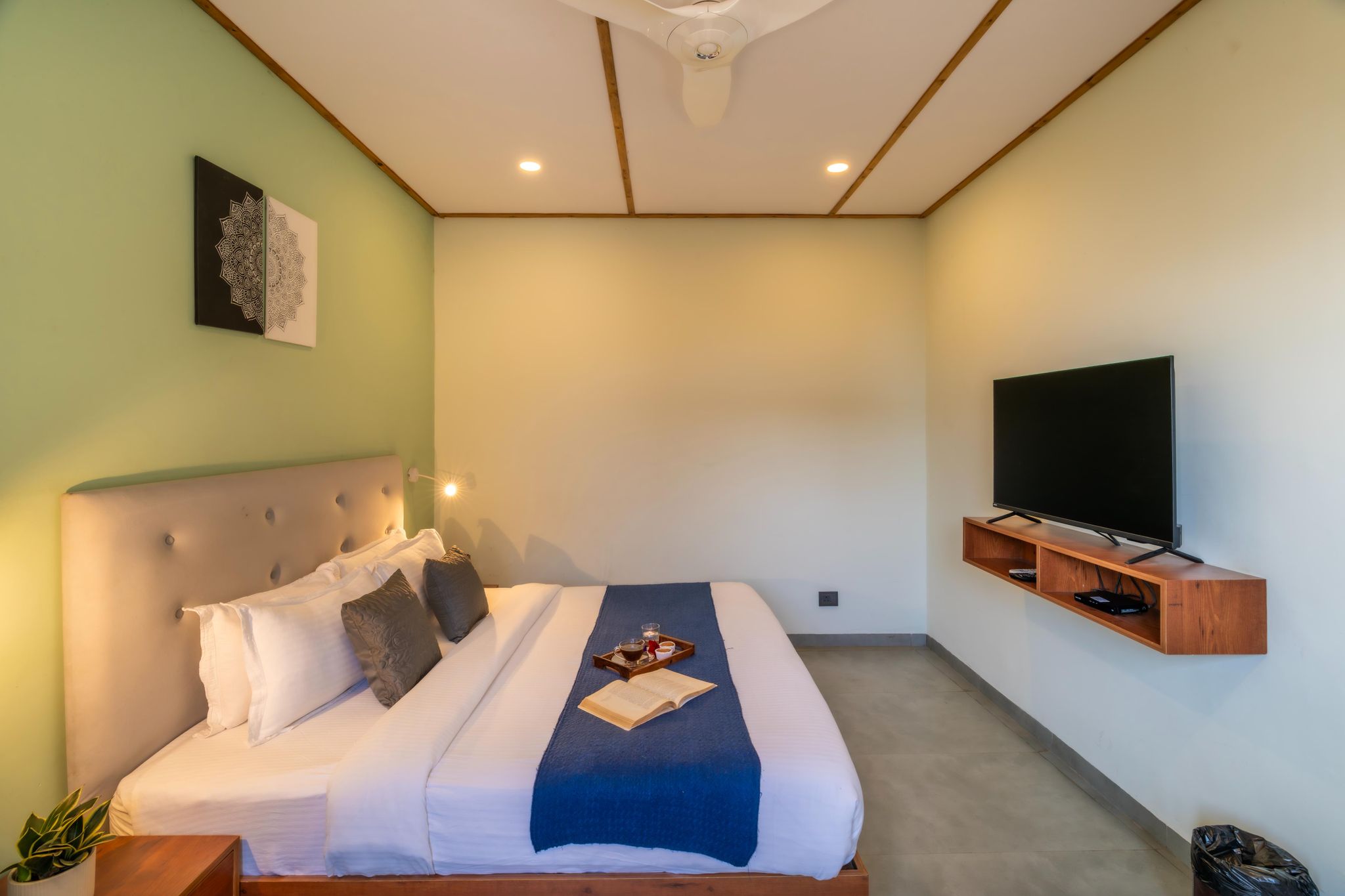 Lord Lansdowne Suite