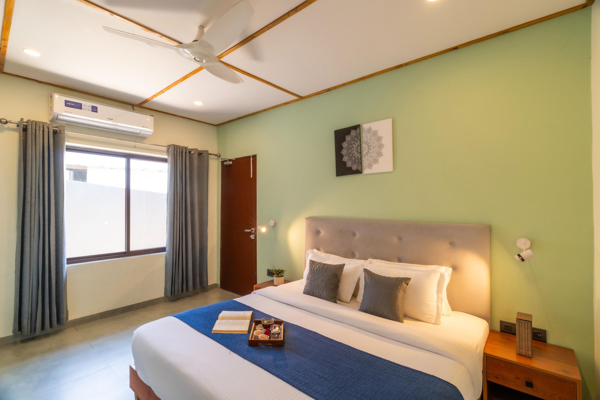 Lord Lansdowne Suite