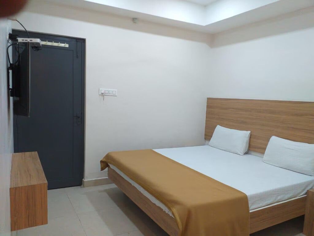 undefined Sri Abbirami Lodge 3