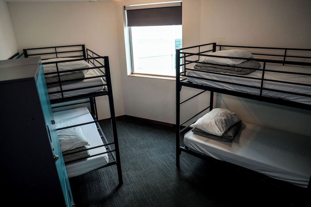 Nomads St Kilda Hostel Mixed Dormitory with Private Bathroom- 4 Beds 2