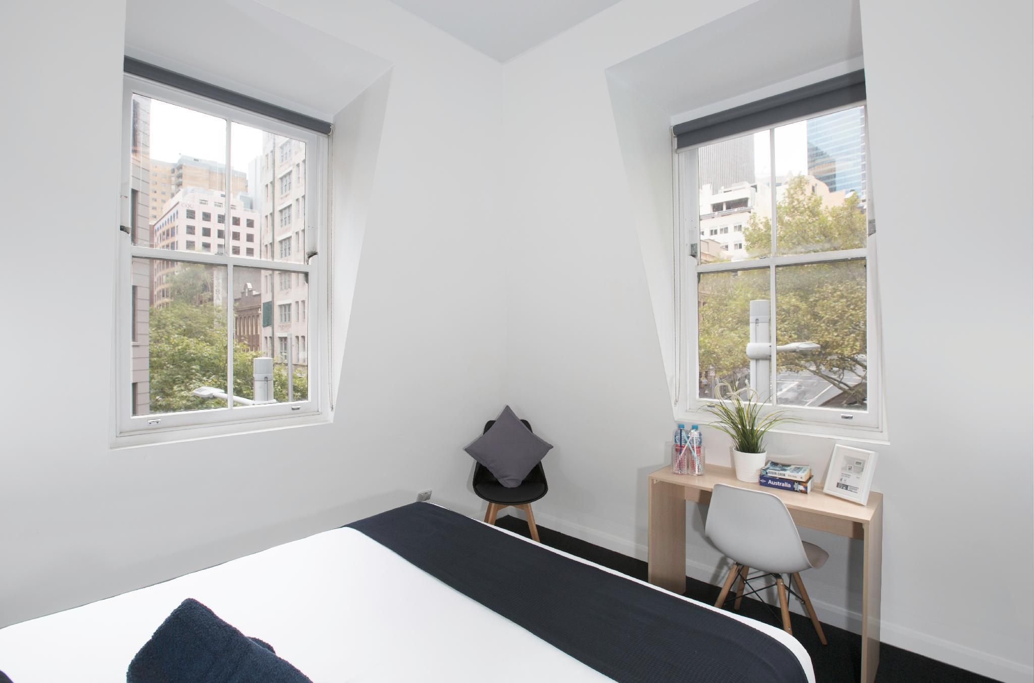 Nomads Sydney - Hostel Double Room with Shared bathroom 3