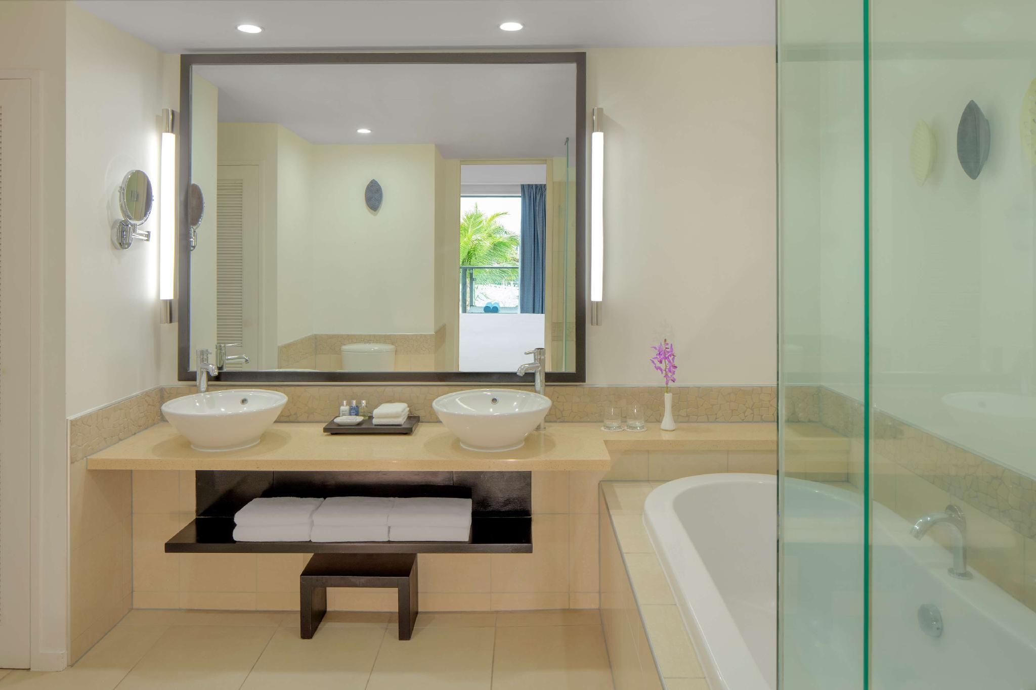 One Bedroom Suite - Garden View
