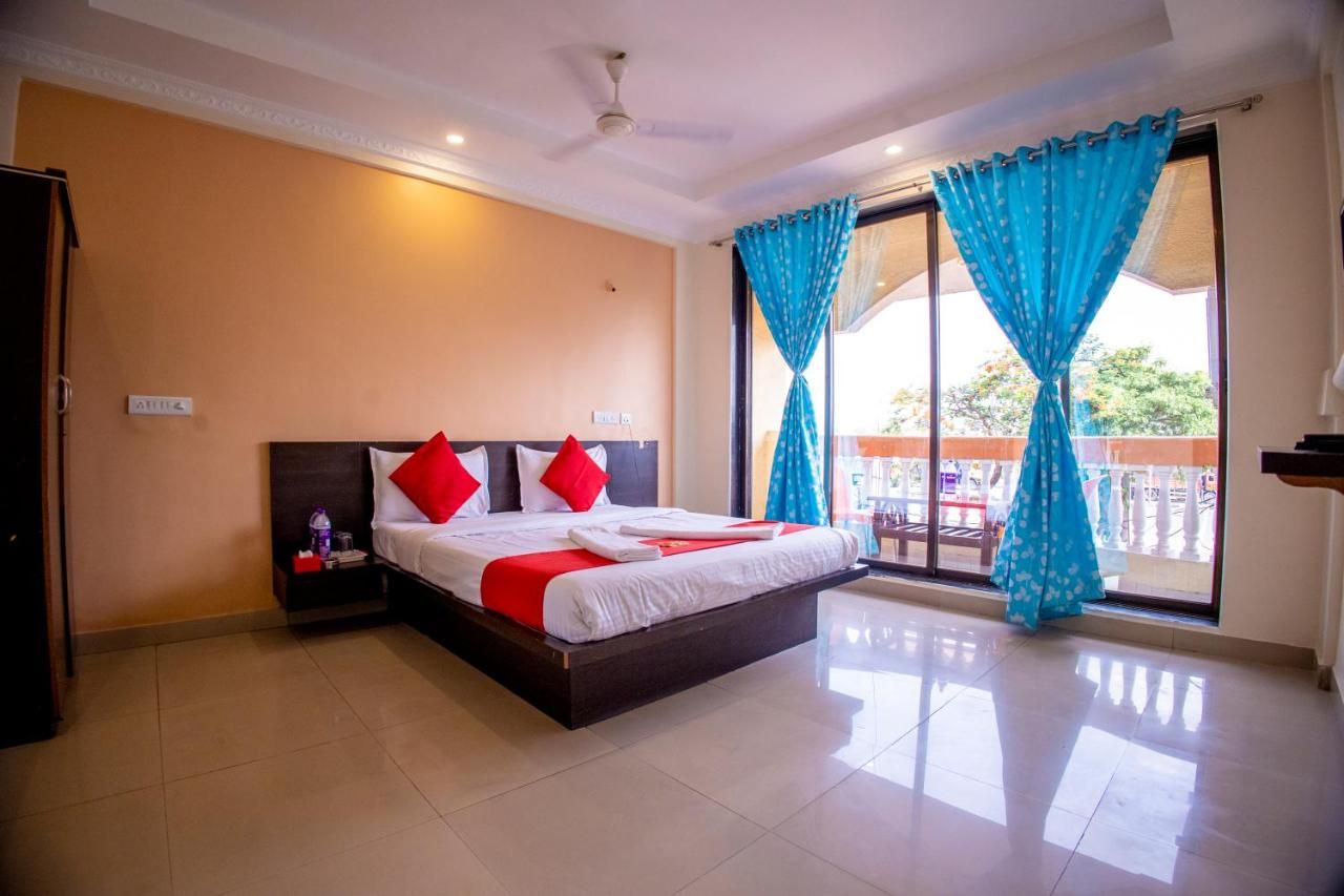 Deluxe  AC Room