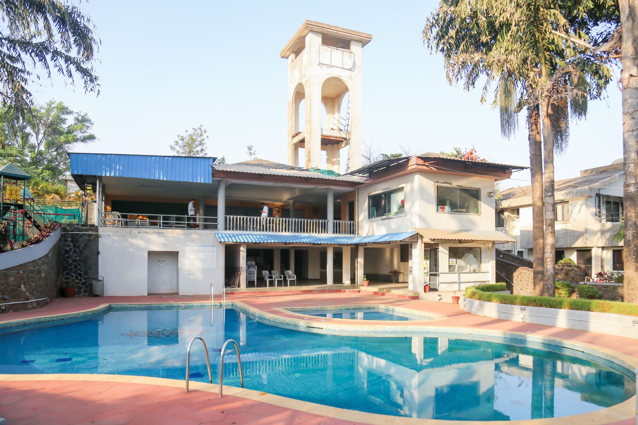 undefined Platinum Square 4