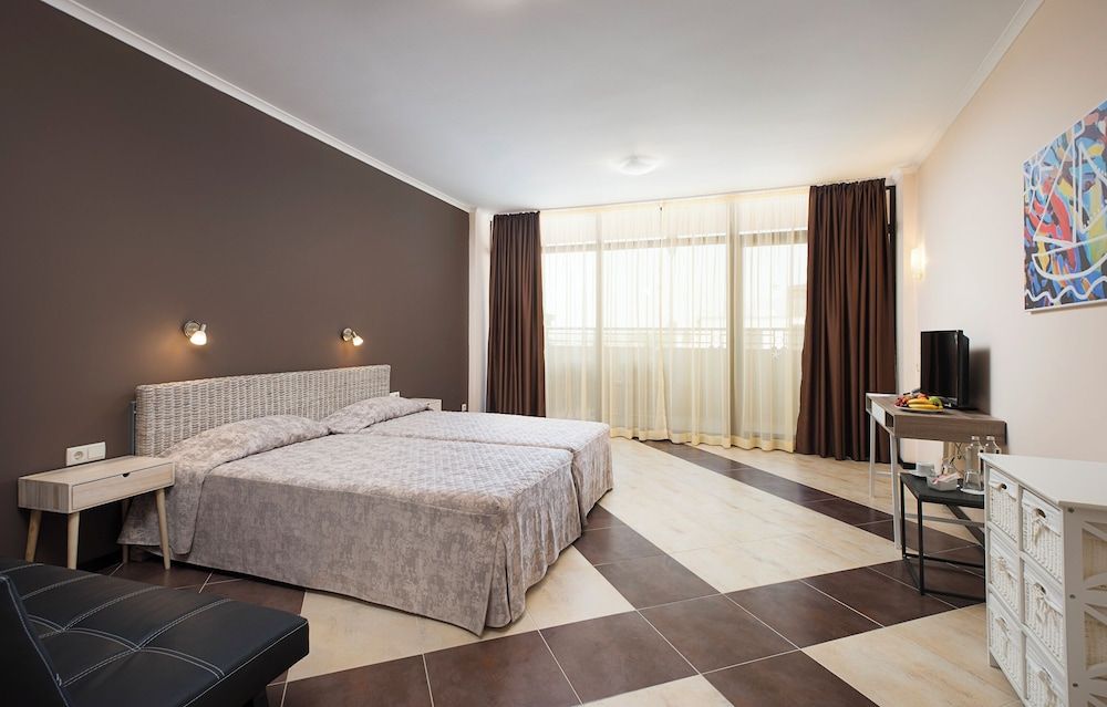 Melia Guest Room Pool View