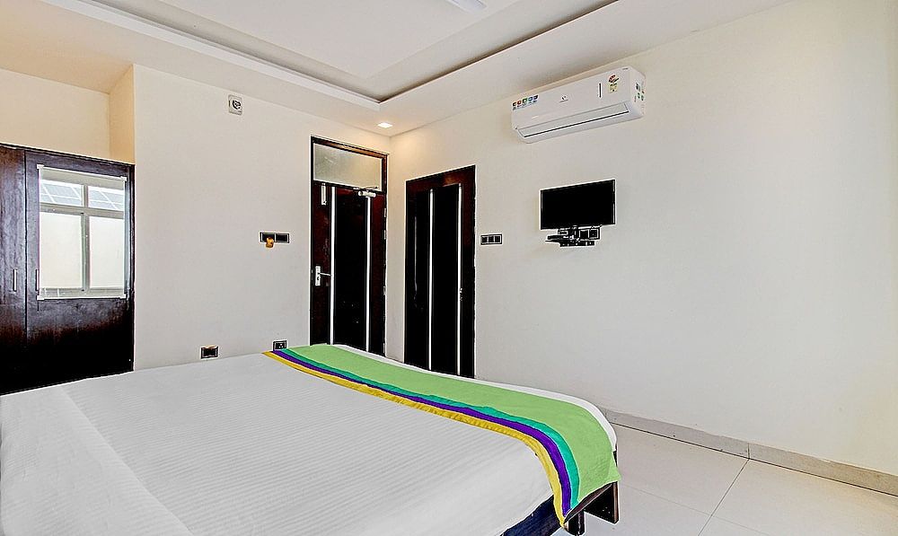 Treebo Silver Grand Standard Double Room 11